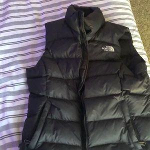 Black thick north face vest